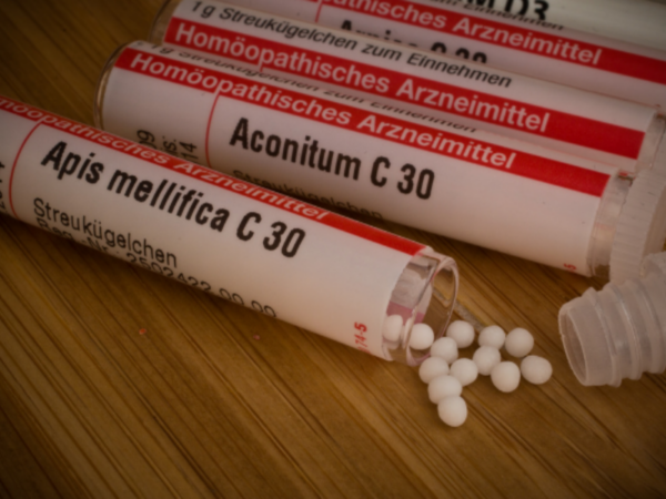 Aconitum C30, Apis mellifica C30, homöopathische Taschenapotheke